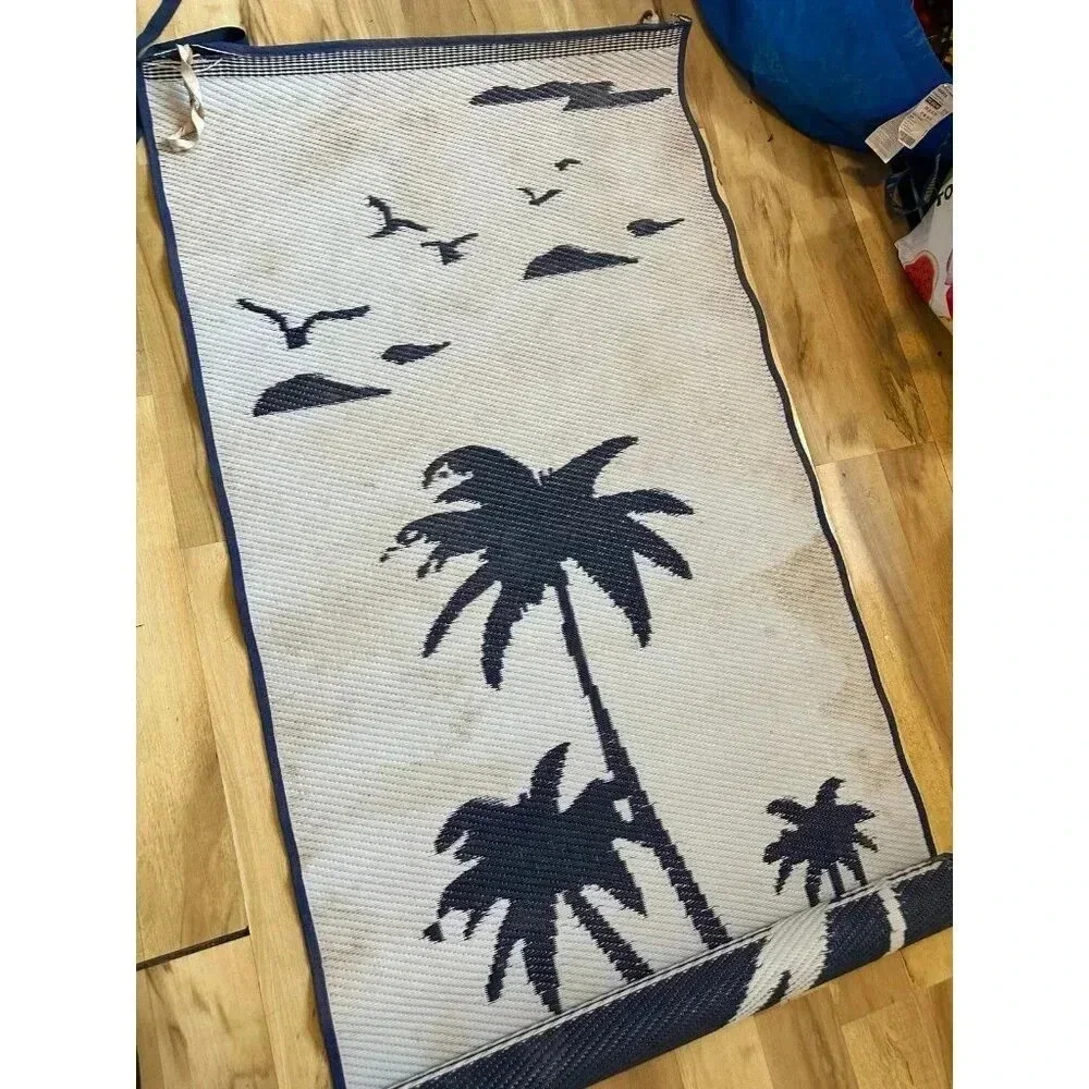 Tropical Palm Tree roll up blue and white mat